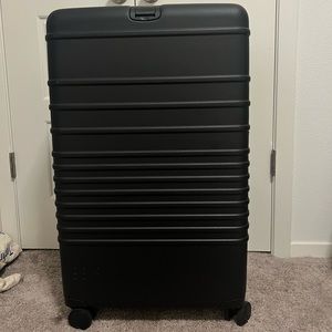 BEIS 29” Large check in roller.